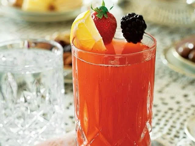 ÇILEKLI LIMONATA