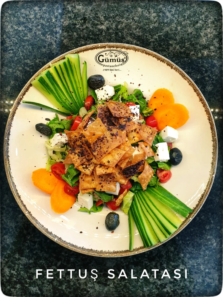 Fettuş Salata
